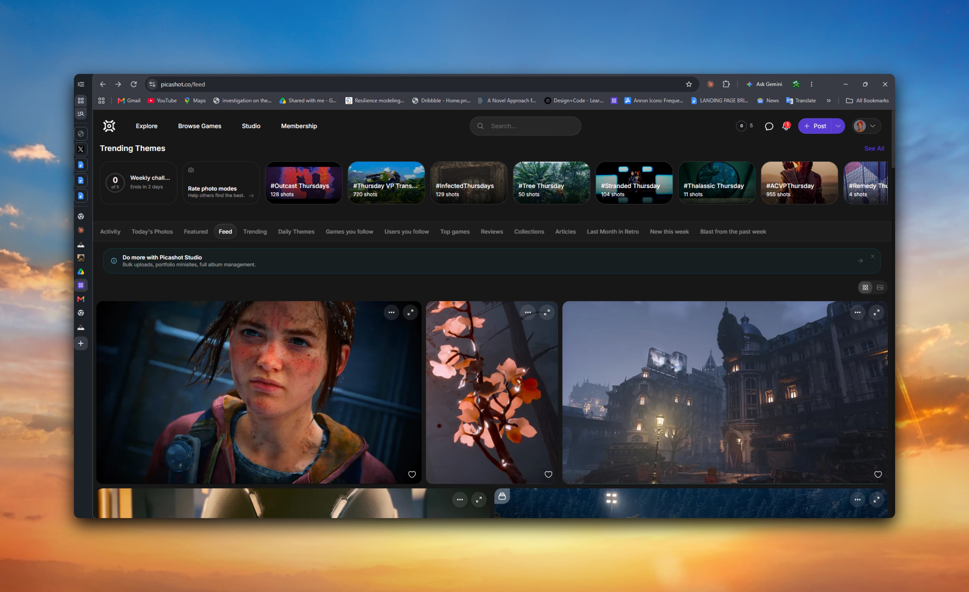 Picashot's community feed in a browser: trending themes above a grid of game photography